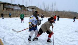 Ice hockey in Ladakh (Photo: courtesy Chozang Namgial)