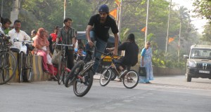 People, cycles, BMX, vehicles, Mumbai (Photo: Shyam G Menon)