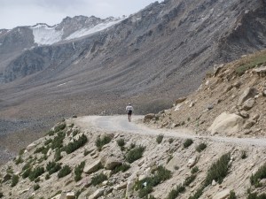 Ray on the approach to Khardung La (Photo: Shyam G Menon)