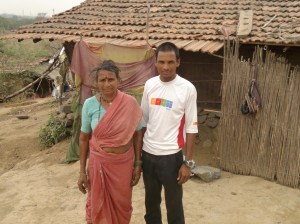 Kamlya with his mother Sangibai (Photo: Latha Venkatraman)