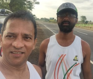 Satish and Ramesh during the Mumbai-Shirdi run (Photo: courtesy Ramesh Nair)