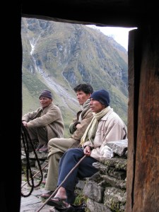 Shepherds gathered for a chat at the dhera (Photo: Shyam G Menon)
