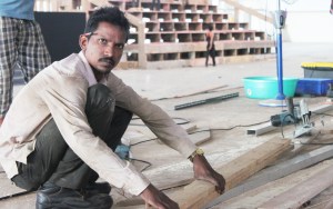 A wall gets ready: Raju, the carpenter who has worked on almost all the competition walls Girivihar built. (Photo: courtesy Pravin Shinde)