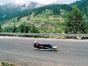 Luger coasting down the road at Solang; from the talent scouting camp (Photo: courtesy Shiva Keshavan)